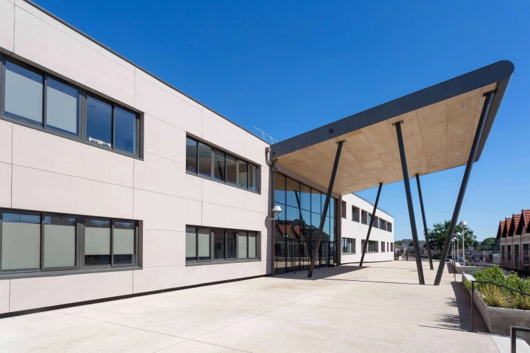 Bâtiment professionnel, Bureau, Construction neuve, Contemporain