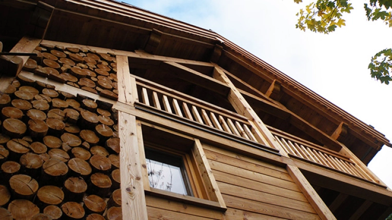 Patrimoine, Surélévation, Maison individuelle, Maison passive / écologique, Chalet / Maison en bois, Maison de campagne, Réhabilitation, Traditionnel, Ancien