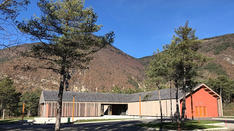 Bâtiment professionnel, Bureau, Bâtiment accueillant du public (ERP), Construction neuve, Contemporain