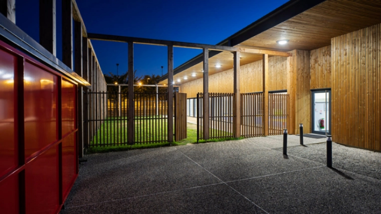 Terrasse, Bâtiment professionnel, Bureau, Bâtiment accueillant du public (ERP), Extension, Construction neuve, Vintage, Futuriste, Contemporain, Historique, Japonais