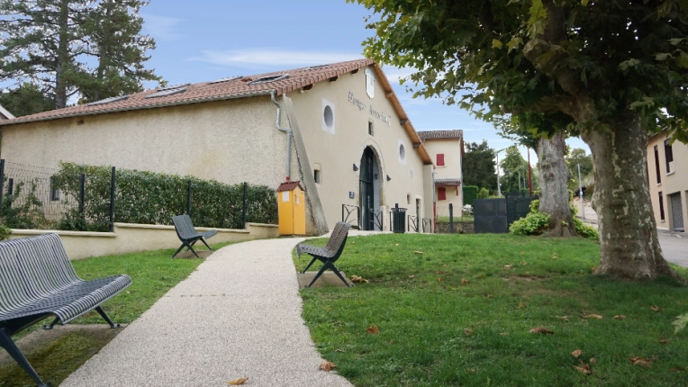 Bâtiment accueillant du public (ERP), Réhabilitation, Contemporain, Traditionnel, Ancien