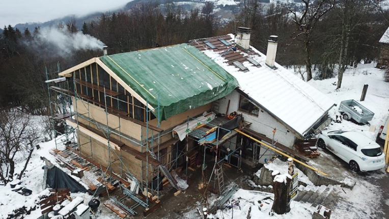 Transformation, Mise aux normes, Surélévation, Maison individuelle, Chalet / Maison en bois, Bâtiment accueillant du public (ERP), Rénovation, Maison de campagne, Réhabilitation, Rénovation énergétique, Traditionnel, Ancien