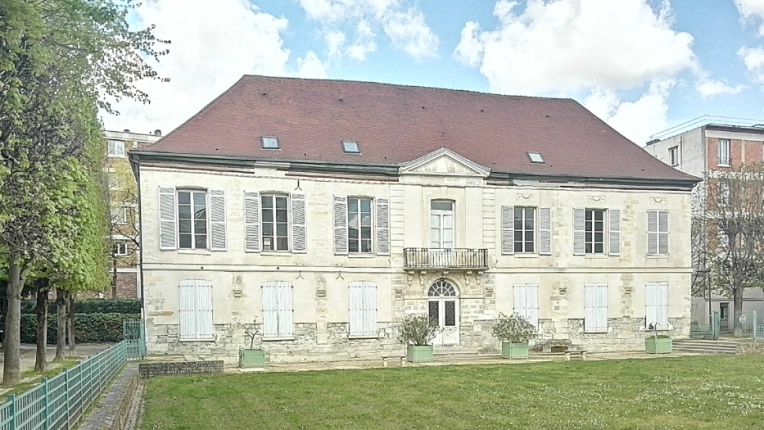 Patrimoine, Bâtiment accueillant du public (ERP), Réhabilitation, Contemporain, Historique